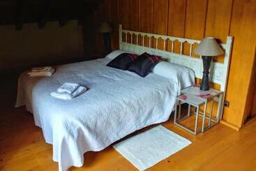 فندق صغير Trisileja En Novales