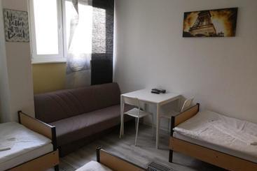 پانسیون Monteurzimmer Zentrum