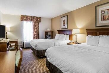 호텔 Quality Inn & Suites