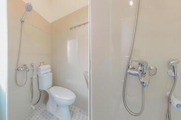 Hotel Oyo 866 Idola Residence