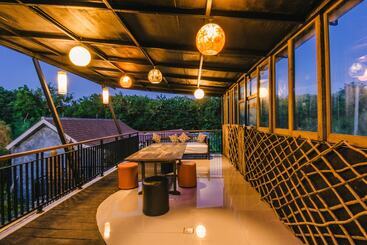 Mai Hostel Lembongan Adults Only