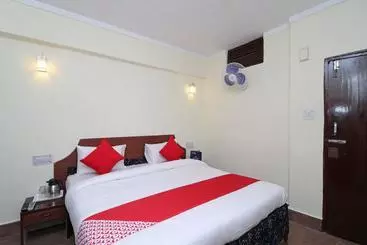 Hotel Treebo Kosmos Anamika, 1 Km From Nainital Lake