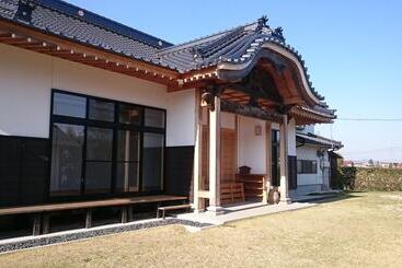 Bed and Breakfast Aki Kokubunji Shukubou