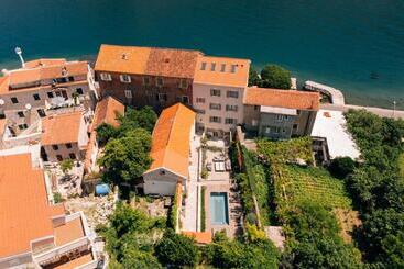 Bed and Breakfast Palazzo Sbutega