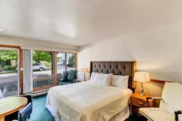 ホテル Fish Creek Inn