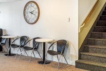 OYO Hotel Shelby MT Hwy 2 & I-15