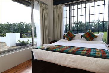 בית מלון כפרי The Golf Retreat Shillong