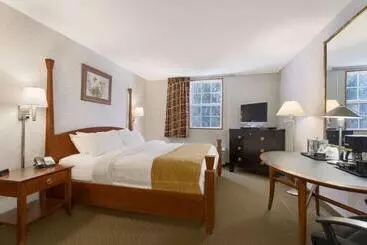 호텔 Days Inn By Wyndham Conneaut