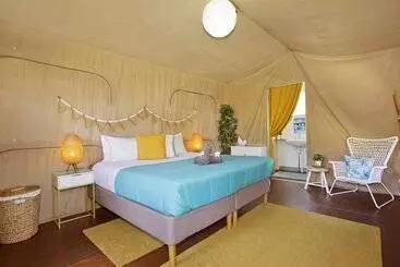 Hotelli The Eco Beachcamp Retreat