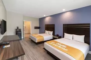 ホテル Days Inn & Suites By Wyndham La Porte