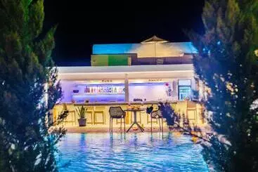 Pensione Santoterra Antigua Suites