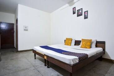 Spot On 39952 Hotel Silverton