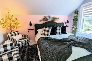 Bayfield Boutique B&b