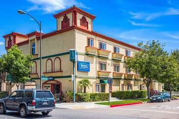 فندق Rodeway Inn & Suites Pasadena