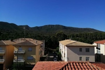 پانسیون Habitacions Can Pau Guest House