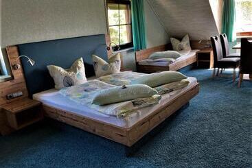 Hospedaria Gästehaus Ainser