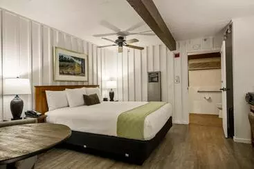 Отель El Pueblo Inn