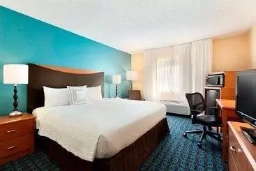 בית מלון כפרי Fairfield Inn & Suites Midland