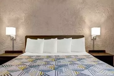 Motel 6elk Grove Village, Il  O Hare