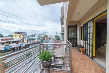 Schronisko Reddoorz Near Golden Sarok Shrine