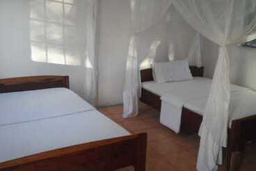 Pension Mafia Beach Resort