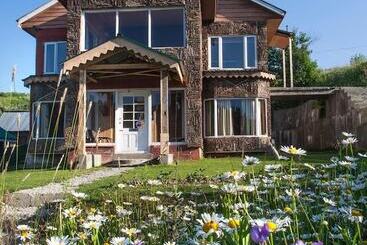 בית מלון כפרי Nedous