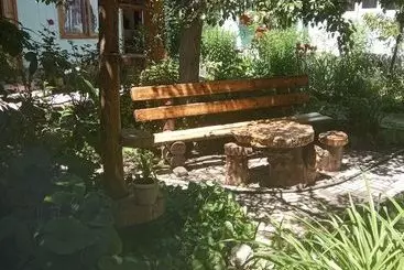 هتل Uytnyi Ugolok Pribregia