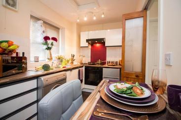 Apartaments turístics Exclusive Bungalow W Parking  M6, Walsall, Birmingham Airport