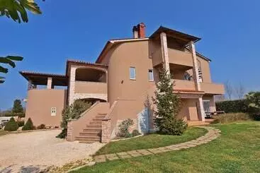 ツーリストアパートメント Apartments Dusanka 799