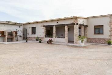 بيت ريفى Casa La Tora