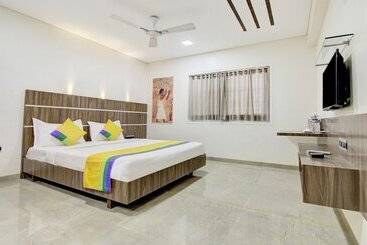 هتل Treebo Lalaji S Executive