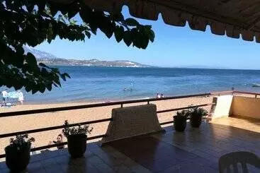 آپارتمانهای توریستها Alekos Beach Houses Jerasimo