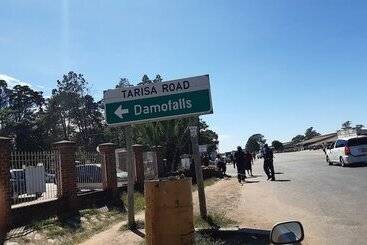 کلبه Nhaka Savaal