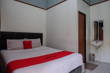 בית מלון כפרי Reddoorz Near Lotte Mart Maguwoharjo Yogyakarta
