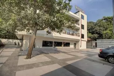 Hotel Merakee Near Dahisar Mira Road Mumbai