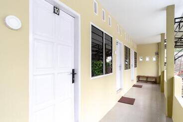 Hotel Oyo 1507 Doriyu Residence