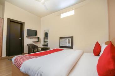 هتل Oyo 43723  Crystal Riverside Saver