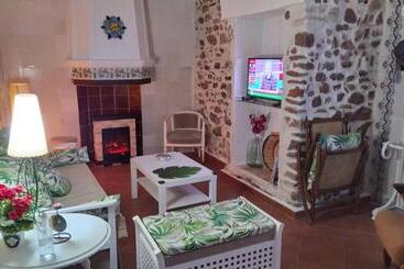 شقق خاصة سياحية Charming House In Estivella Near Nature