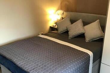 פונדק The Lord Grey