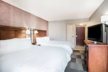 هتل Hampton Inn West Springfield