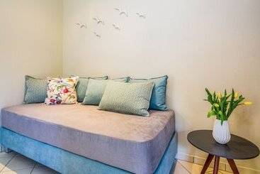 Отель Gianthea Studios And Apt