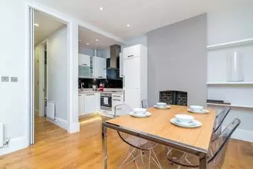 آپارتمان‌های توریست‌ها Modern 2br Home In Dalston W/balcony, Fits 4