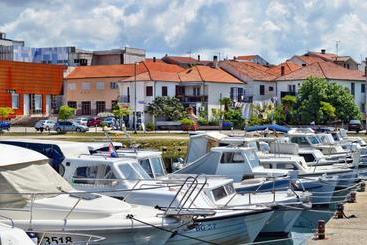 דירות לתיירים Apartments Desa 572