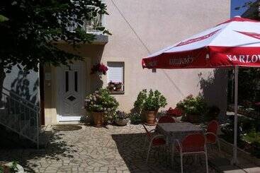 Apartments Gorana Novi V