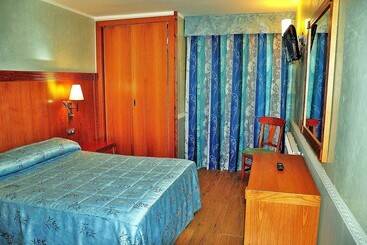 بنسيون Hostal La Font