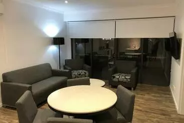 ツーリストアパートメント Nouveau On Young