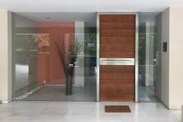 דירות לתיירים Sagittarius   Faliro Sea Side Apartment