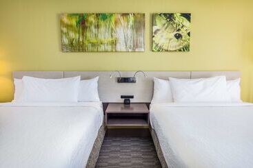 בית מלון כפרי Hilton Garden Inn Orange Beach Beachfront