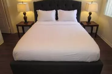 Next To Four Season Hotel, Luxury Apartment