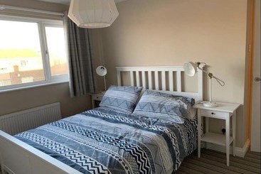 관광객 아파트 Newly Renovated & Spacious House